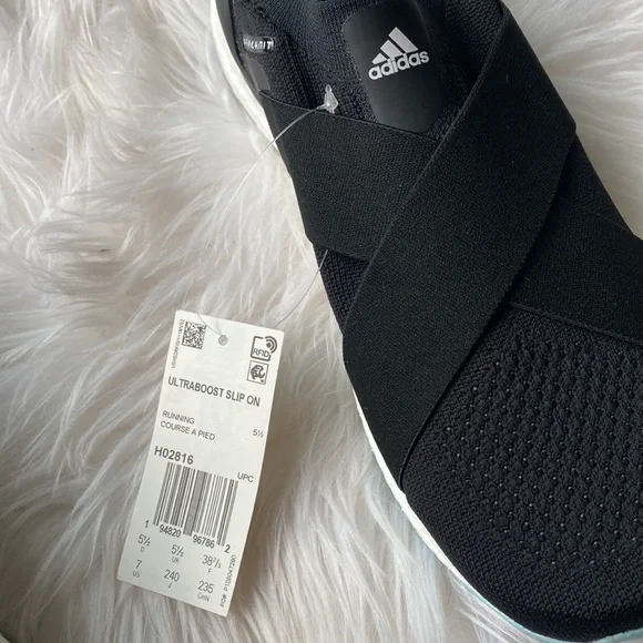 Women’s adidas ultraboost 5.0 DNA Running black-white-blue - Picture 6 of 11